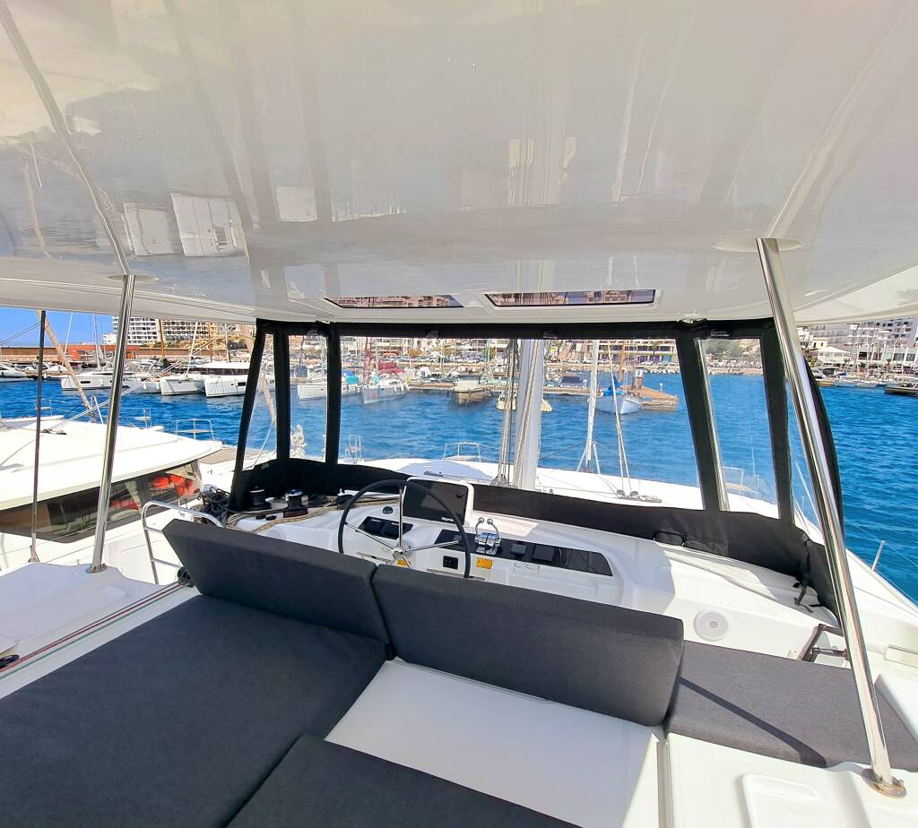 LAGOON 460  BLUE REGENERATION (FULL EQUIPPED, A/C, WATERMAKER, WHOLE WEEK BASE MOORING INCLUDED)