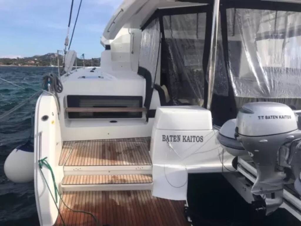 Lagoon 50 Baten Kaitos II  (A/C, WM, Generator, Tender Lift, Inverter)