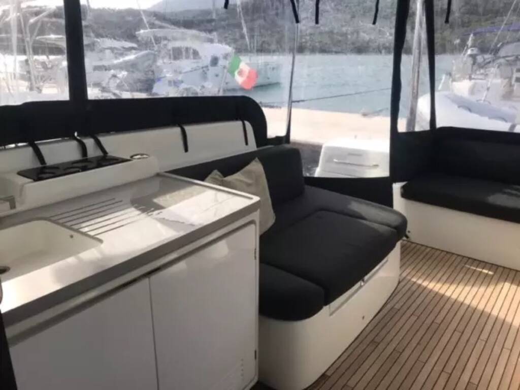 Lagoon 50 Baten Kaitos II  (A/C, WM, Generator, Tender Lift, Inverter)