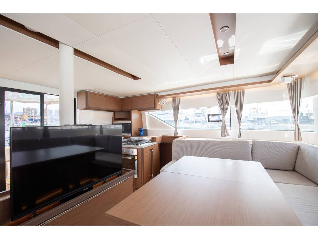 Lagoon 50  Finocchietto - Premium Crewed Line