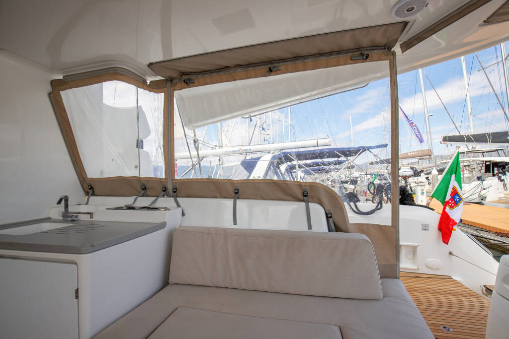 Lagoon 50  Finocchietto - Premium Crewed Line