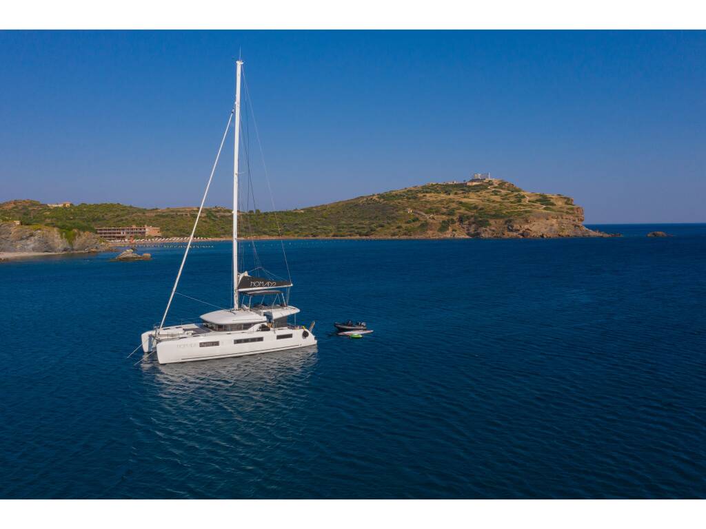 Lagoon 50 NOMAD II (VIP EQUIPPED, Generator, Air-condition, watermaker, Hydraulic swim platform, wine cooler, 2 SUP, 2 tubes, Waterski, fishing equipment, snorkeling equipment) 