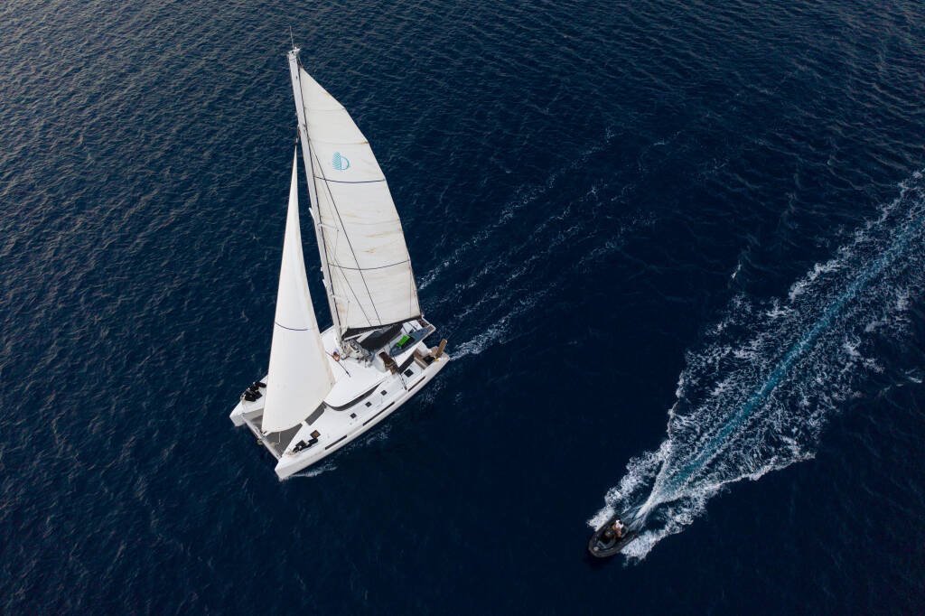 Lagoon 50 NOMAD II (VIP EQUIPPED, Generator, Air-condition, watermaker, Hydraulic swim platform, wine cooler, 2 SUP, 2 tubes, Waterski, fishing equipment, snorkeling equipment) 
