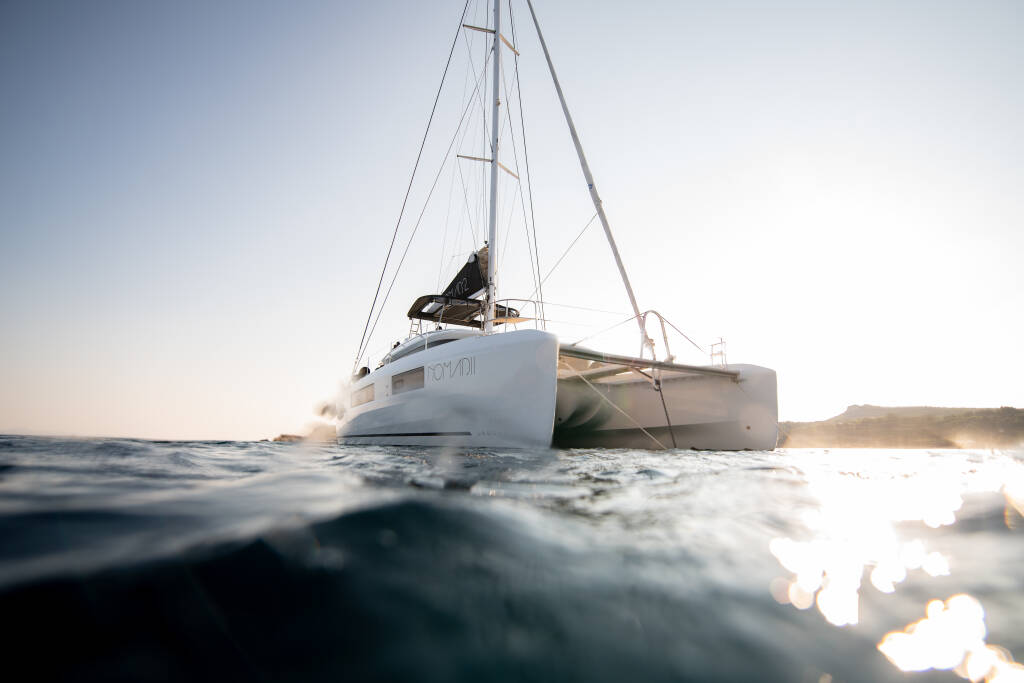 Lagoon 50 NOMAD II (VIP EQUIPPED, Generator, Air-condition, watermaker, Hydraulic swim platform, wine cooler, 2 SUP, 2 tubes, Waterski, fishing equipment, snorkeling equipment) 