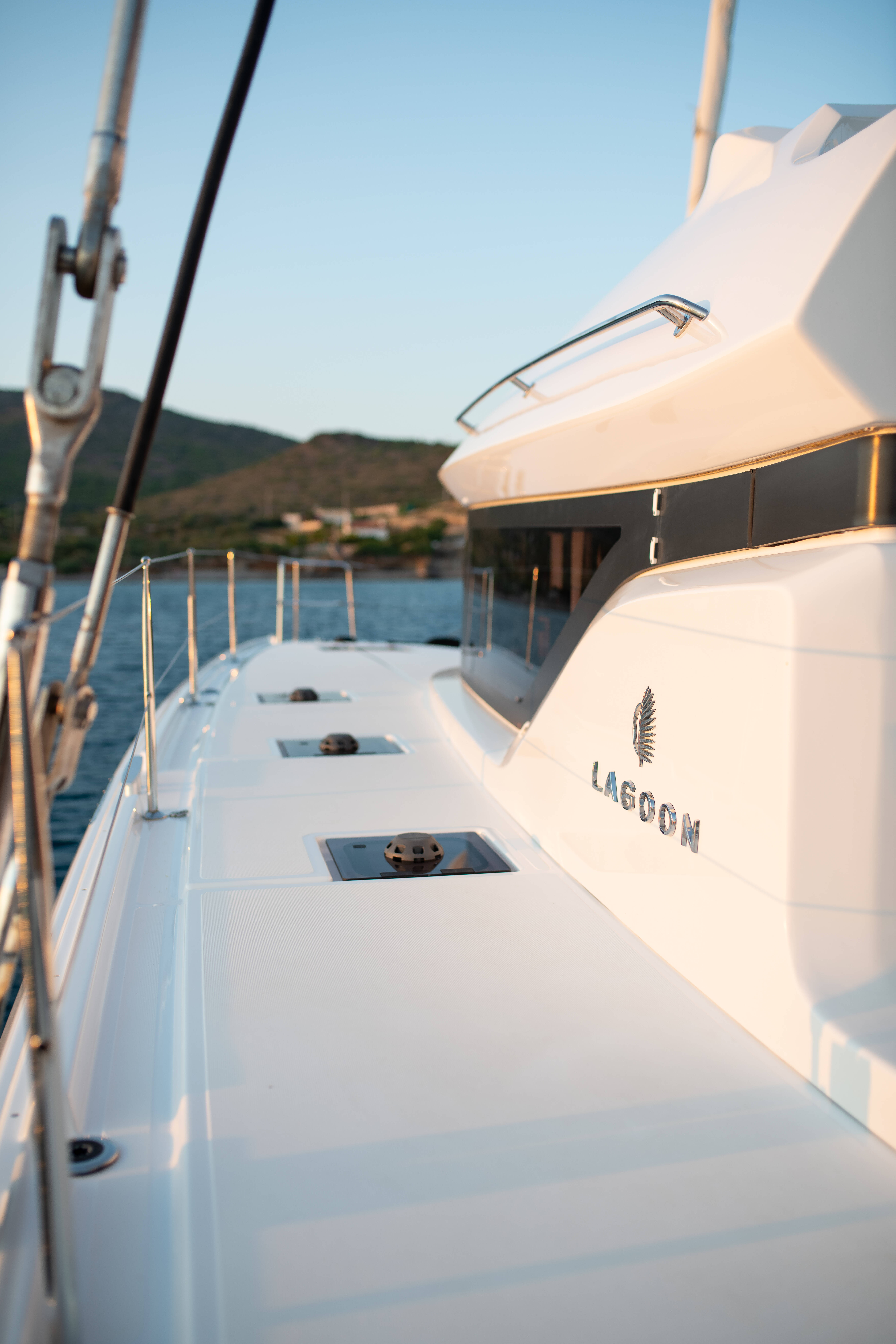 Lagoon 50 NOMAD II (VIP EQUIPPED, Generator, Air-condition, watermaker, Hydraulic swim platform, wine cooler, 2 SUP, 2 tubes, Waterski, fishing equipment, snorkeling equipment) 