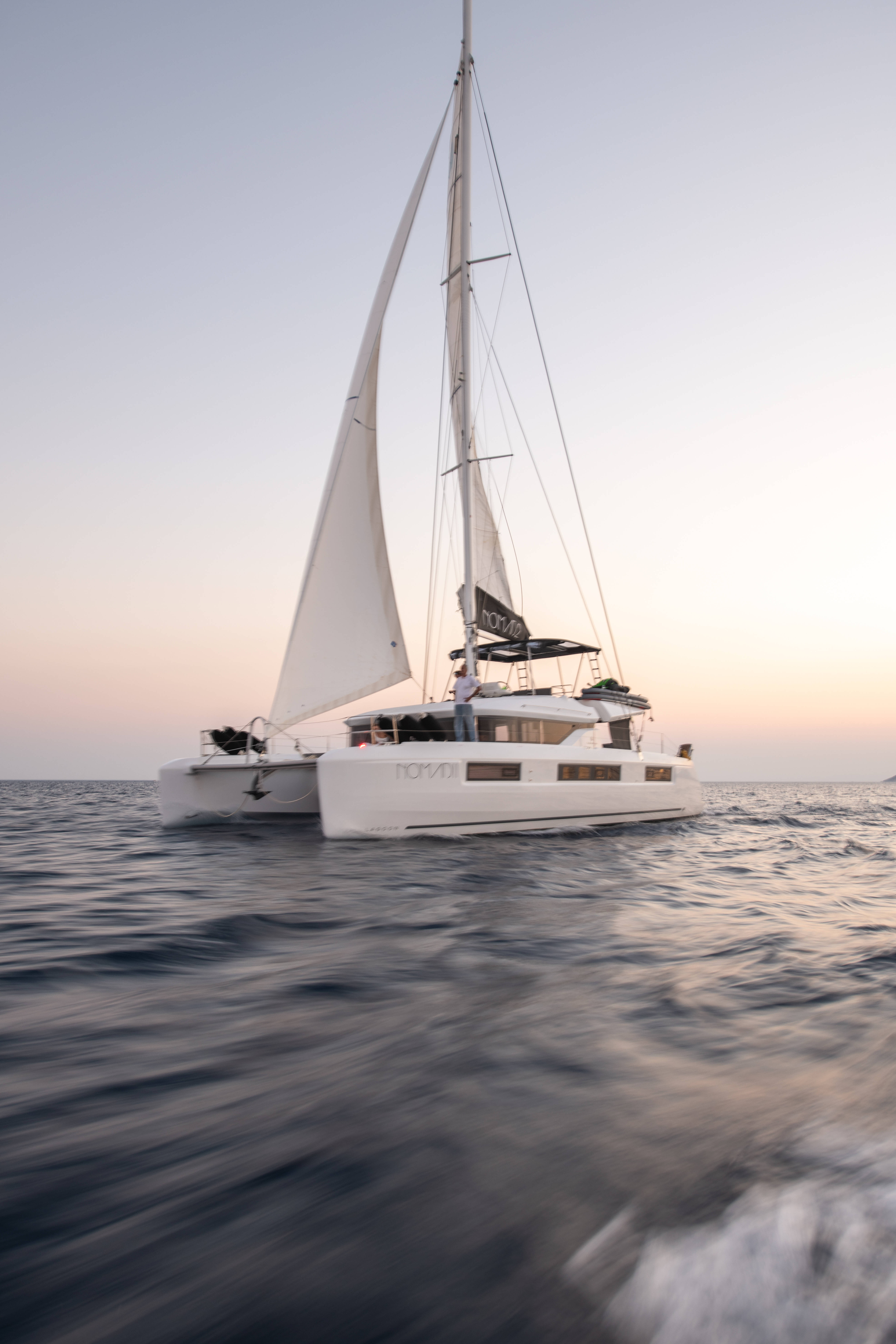 Lagoon 50 NOMAD II (VIP EQUIPPED, Generator, Air-condition, watermaker, Hydraulic swim platform, wine cooler, 2 SUP, 2 tubes, Waterski, fishing equipment, snorkeling equipment) 