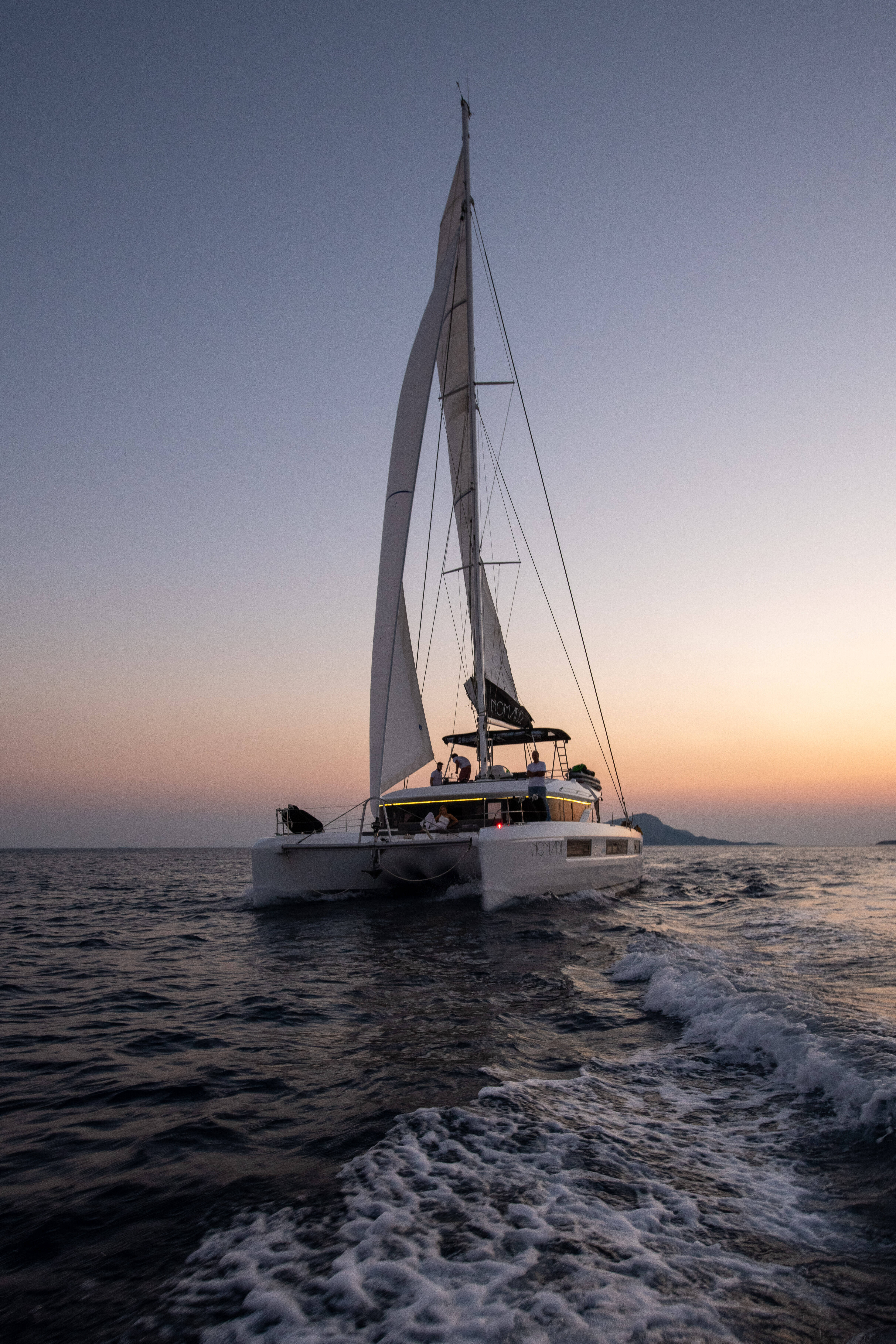 Lagoon 50 NOMAD II (VIP EQUIPPED, Generator, Air-condition, watermaker, Hydraulic swim platform, wine cooler, 2 SUP, 2 tubes, Waterski, fishing equipment, snorkeling equipment) 