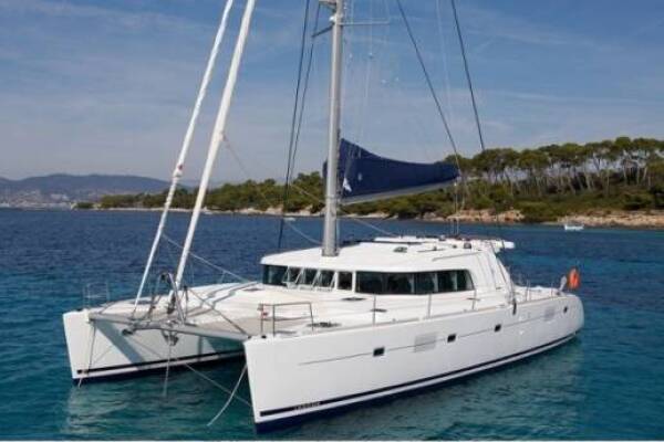 Lagoon 500 • The Full House