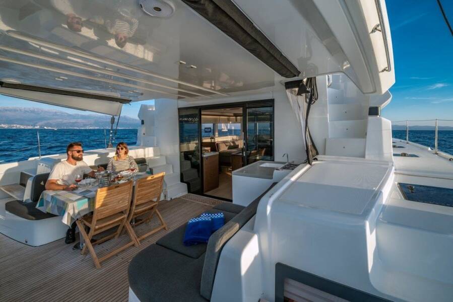 Lagoon 50F Captain Morgan w