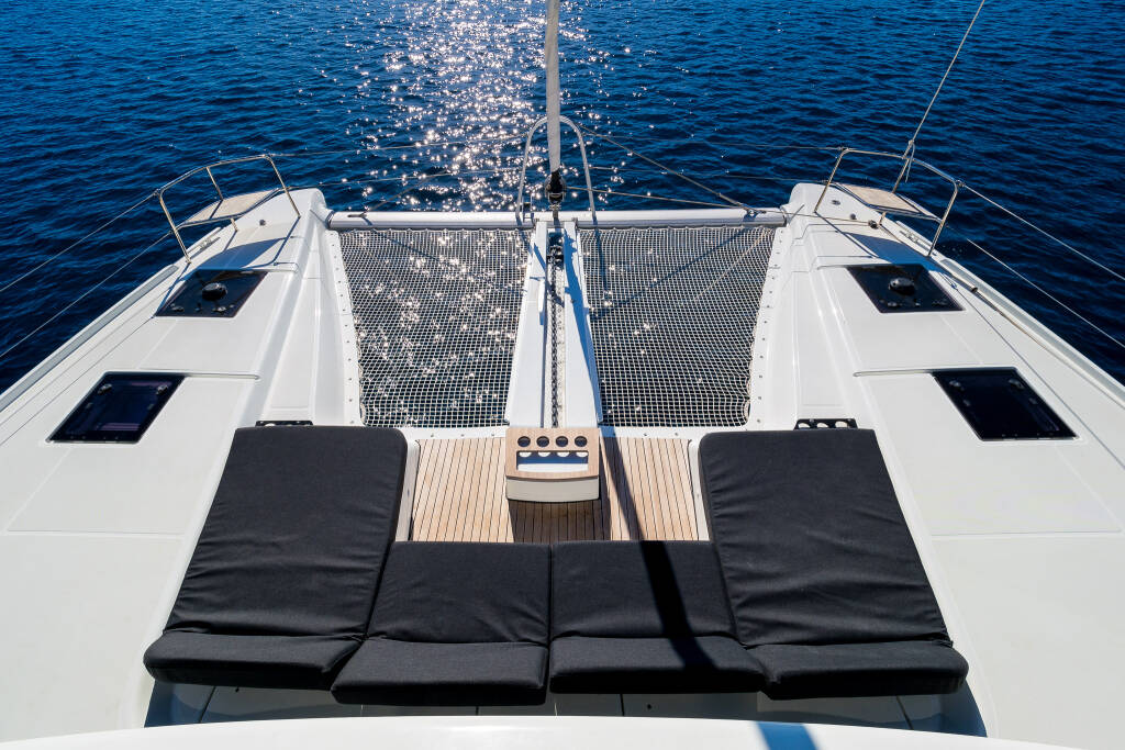 Lagoon 51 CATWALK