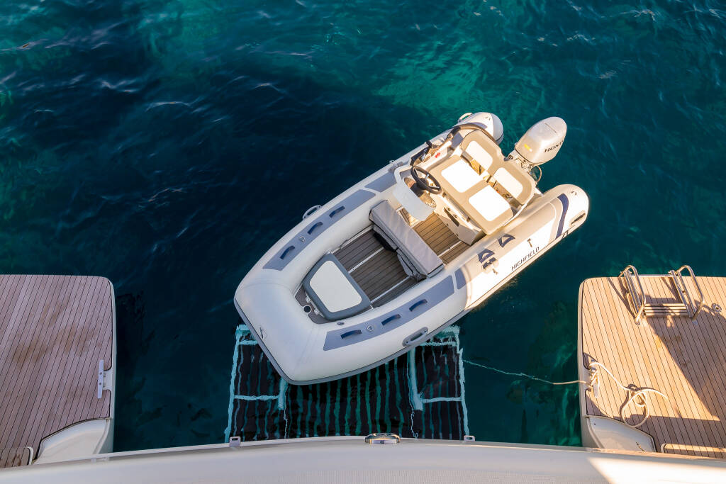 Lagoon 51 CATWALK