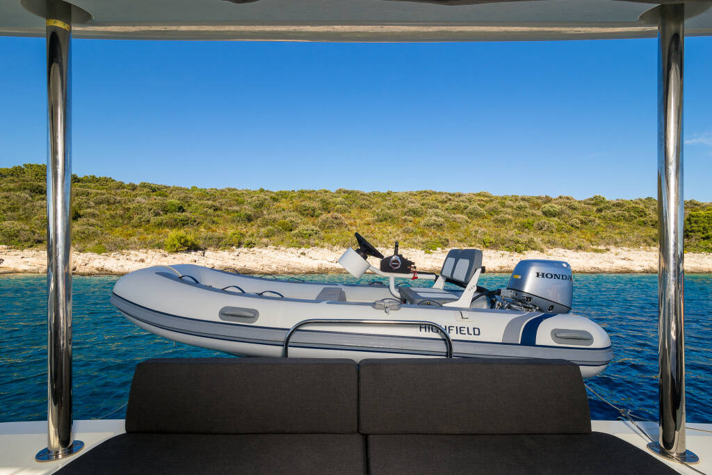 Lagoon 51 CATWALK