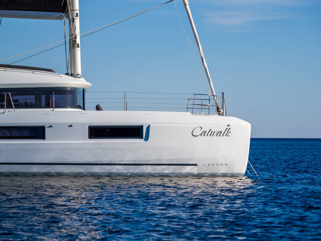 Lagoon 51 CATWALK