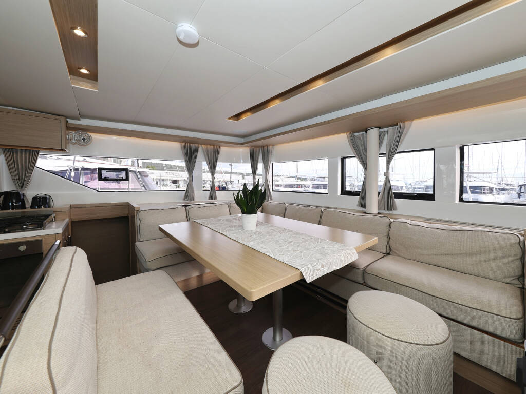 Lagoon 51  ZARATHUSTRA