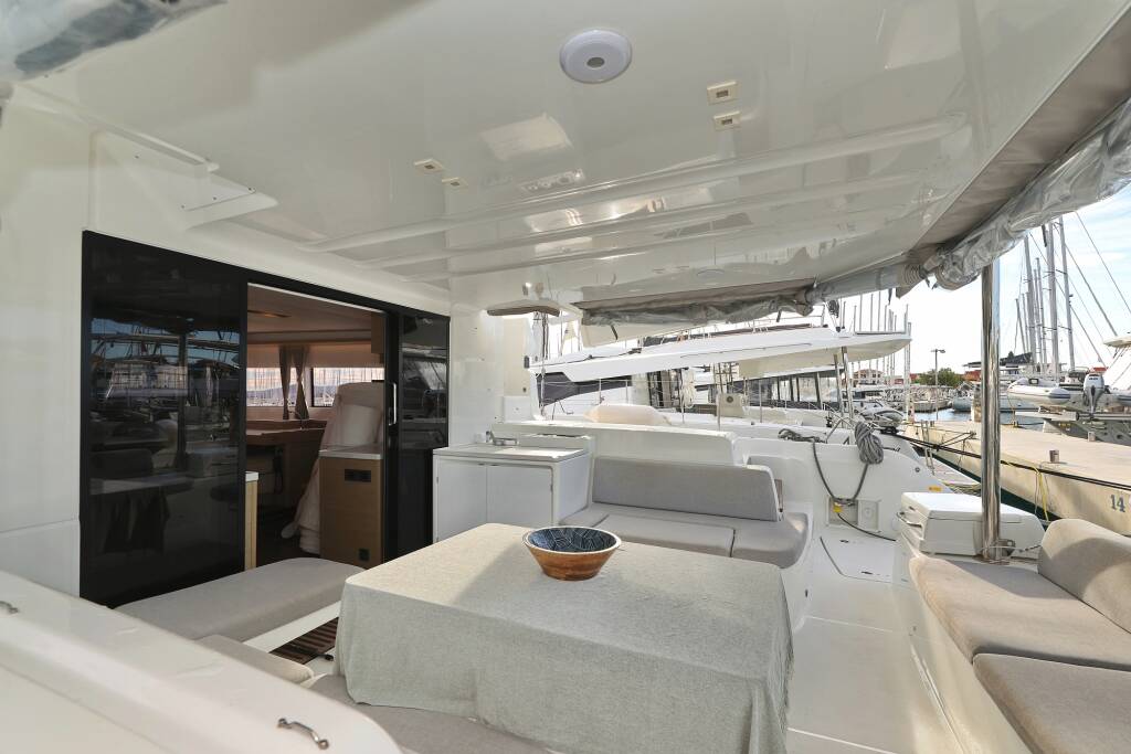 Lagoon 51  ZARATHUSTRA