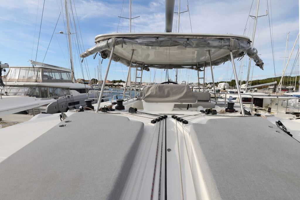 Lagoon 51  ZARATHUSTRA