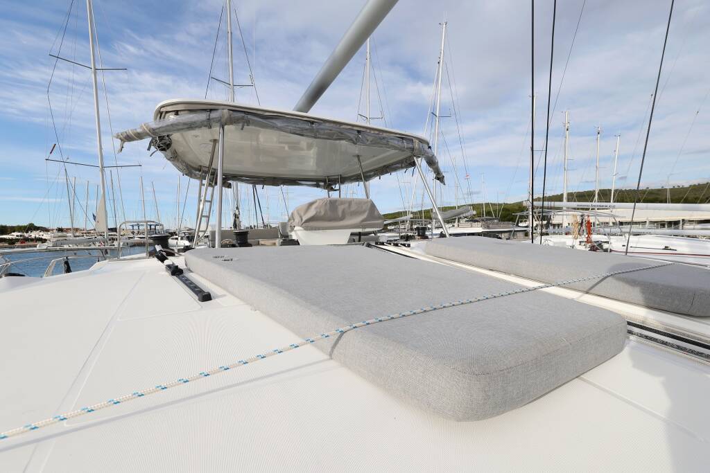 Lagoon 51  ZARATHUSTRA