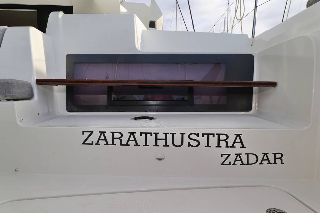 Lagoon 51  ZARATHUSTRA