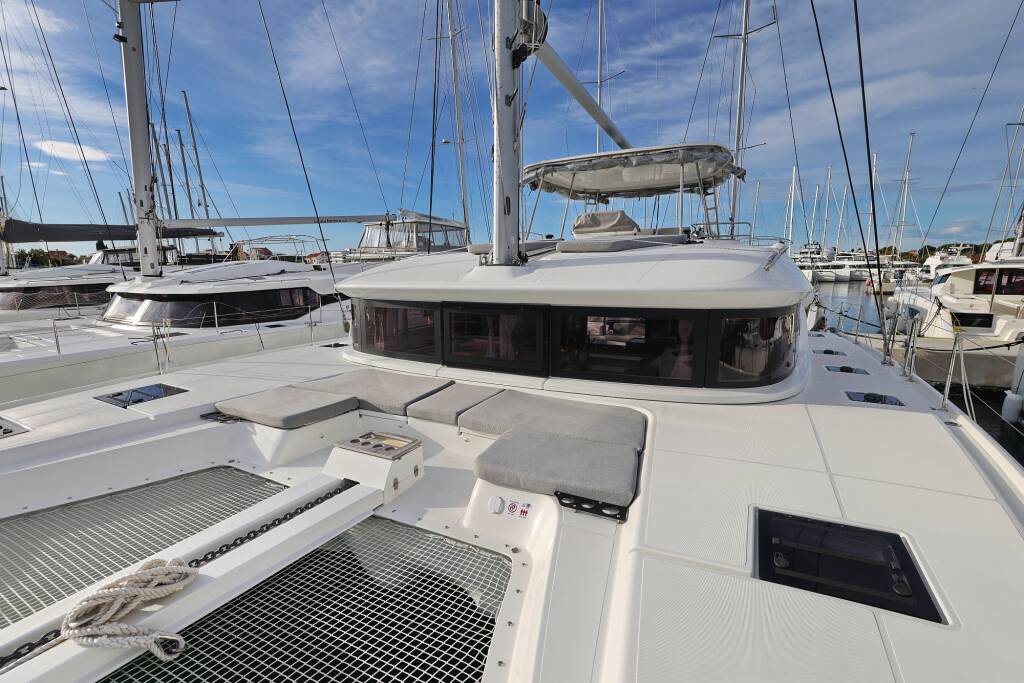 Lagoon 51  ZARATHUSTRA