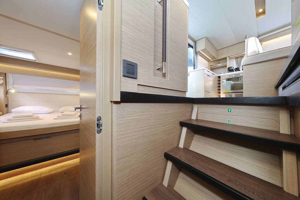 Lagoon 51  ZARATHUSTRA