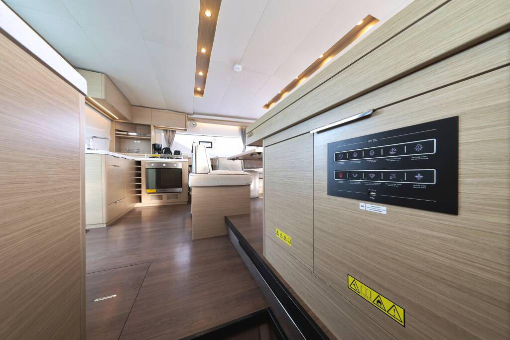 Lagoon 51  ZARATHUSTRA