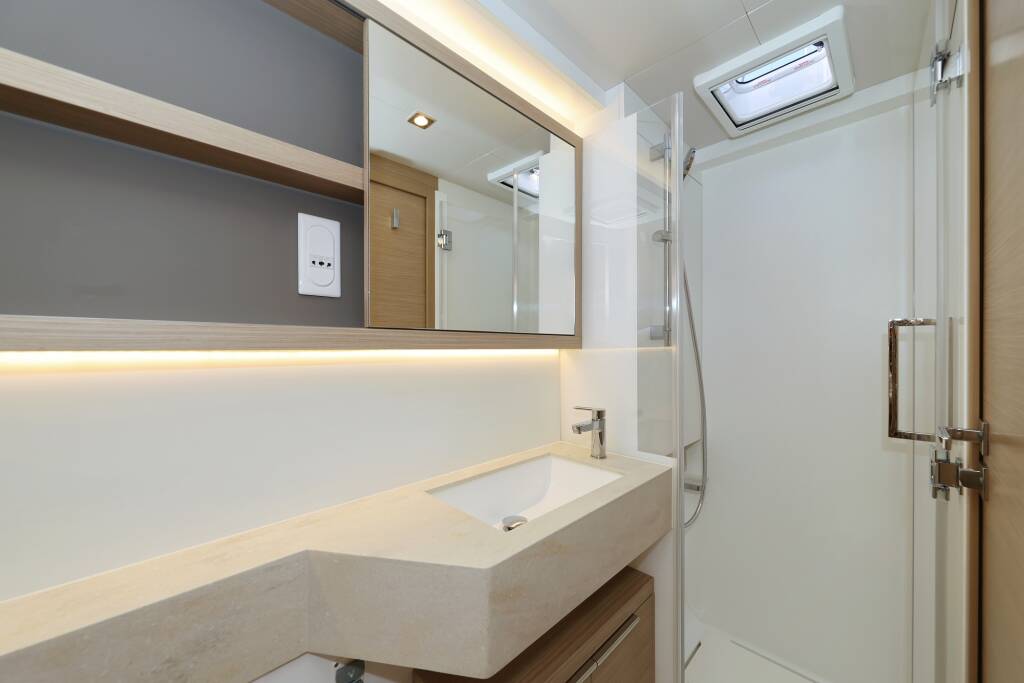 Lagoon 51  ZARATHUSTRA