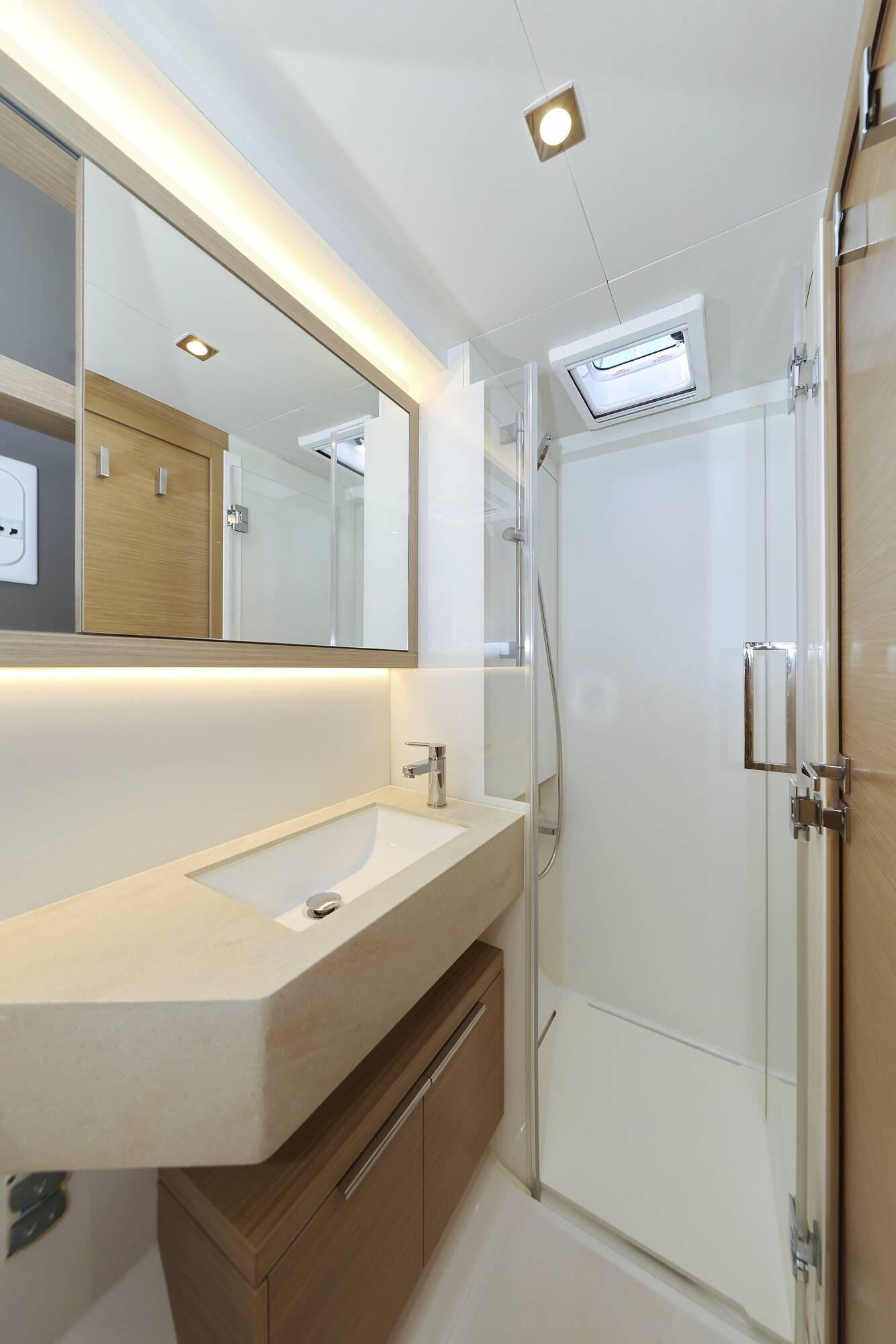 Lagoon 51  ZARATHUSTRA