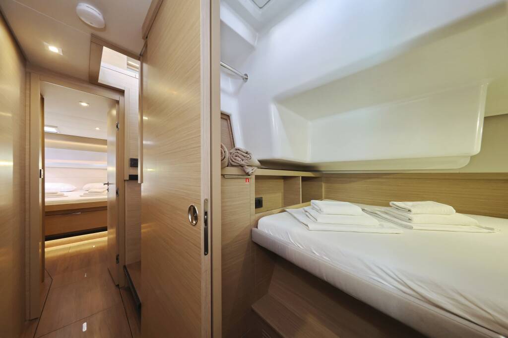 Lagoon 51  ZARATHUSTRA