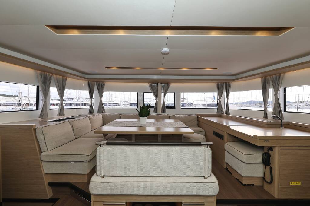 Lagoon 51  ZARATHUSTRA