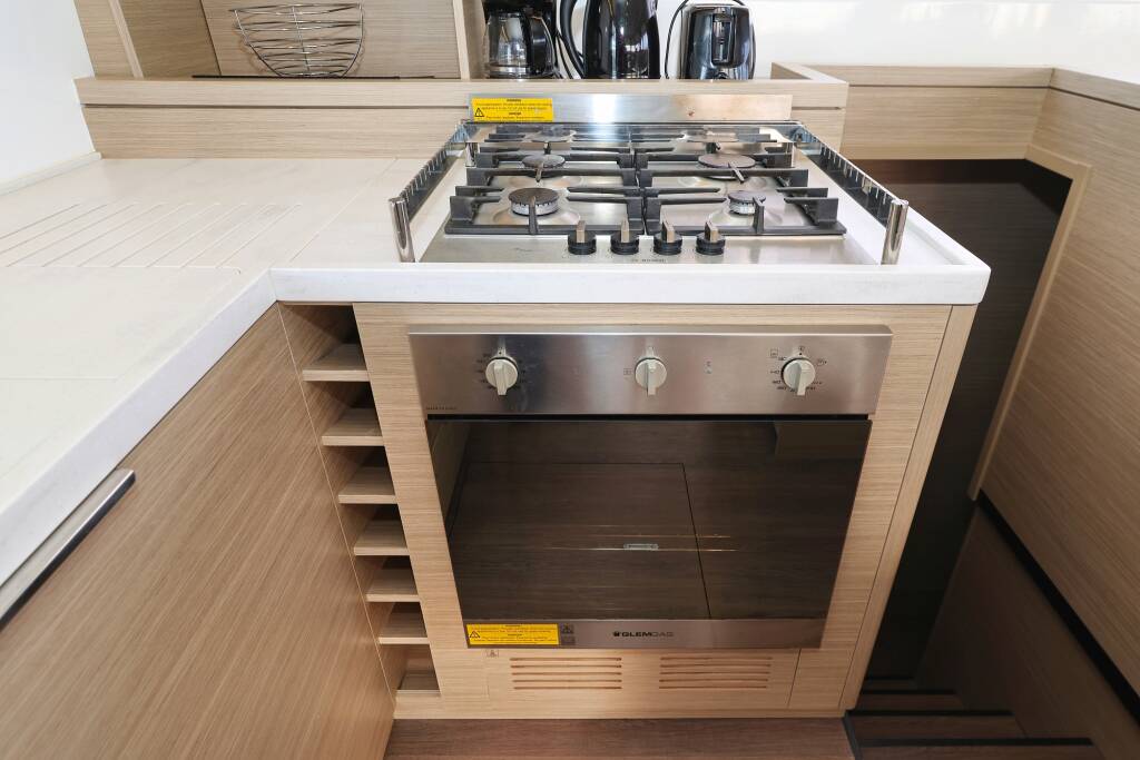 Lagoon 51  ZARATHUSTRA