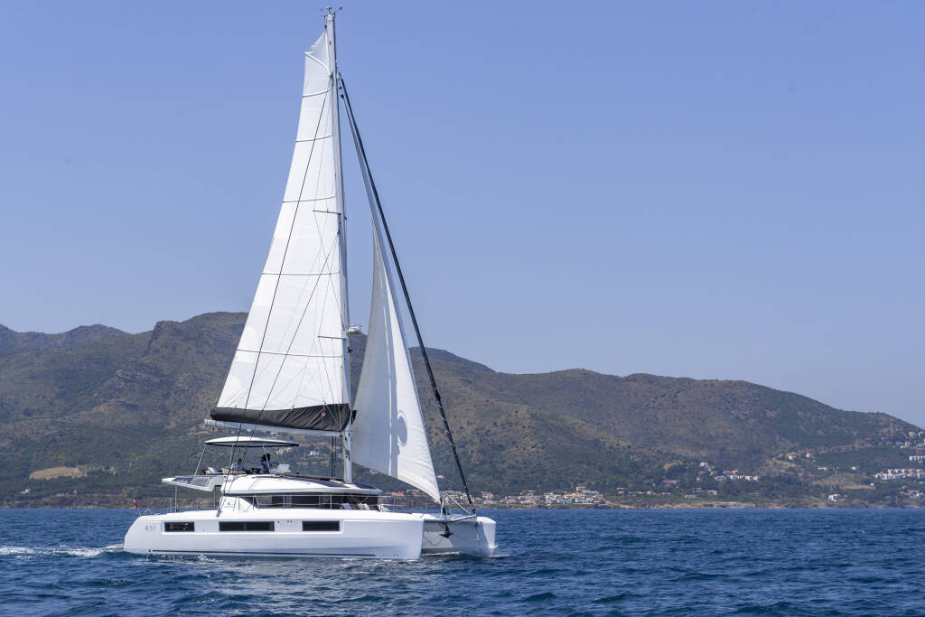 Lagoon 51  REALITY