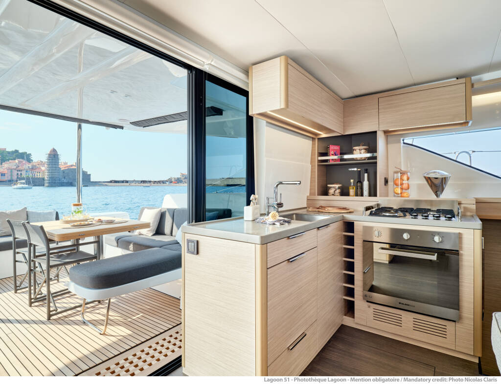 Lagoon 51  REALITY