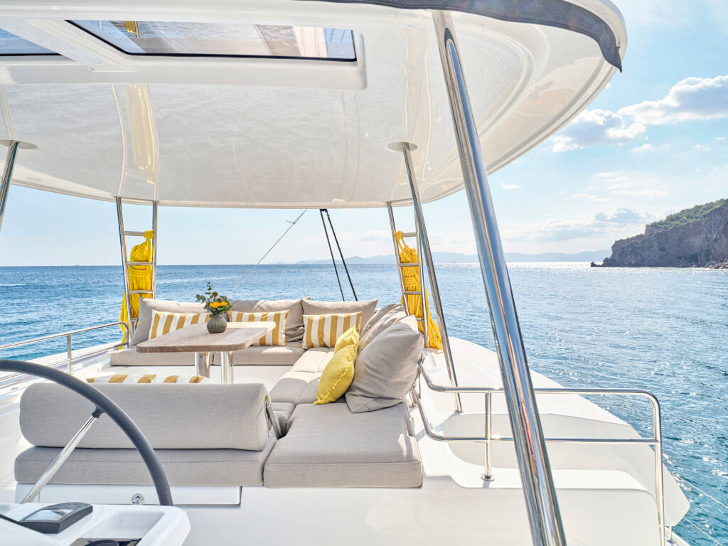 Lagoon 51 EFKRATI (generator, air condition, water maker, tenderlift / bathing platform)