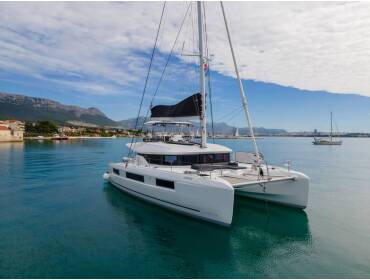 Lagoon 51 • LAVINA