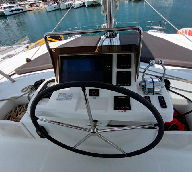 Lagoon 51 Minotavros