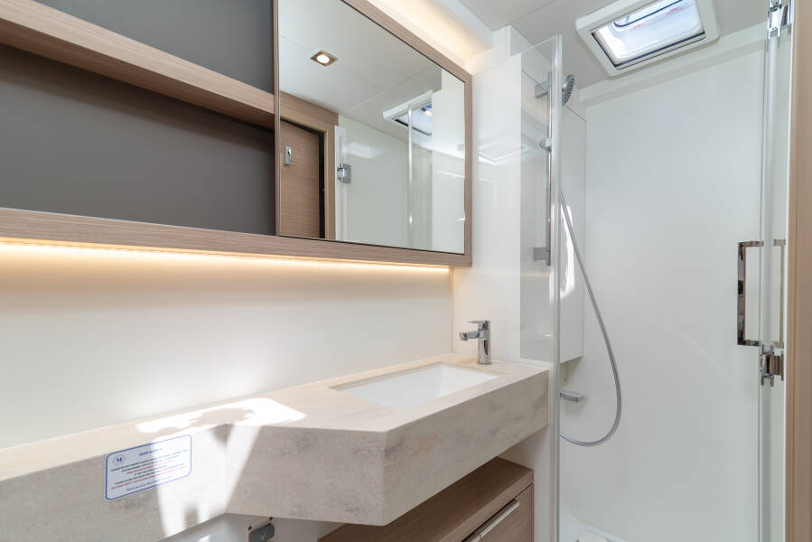 Lagoon 51 Moonshadow