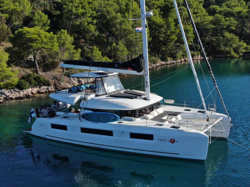 Lagoon 51 • Twin Joy +