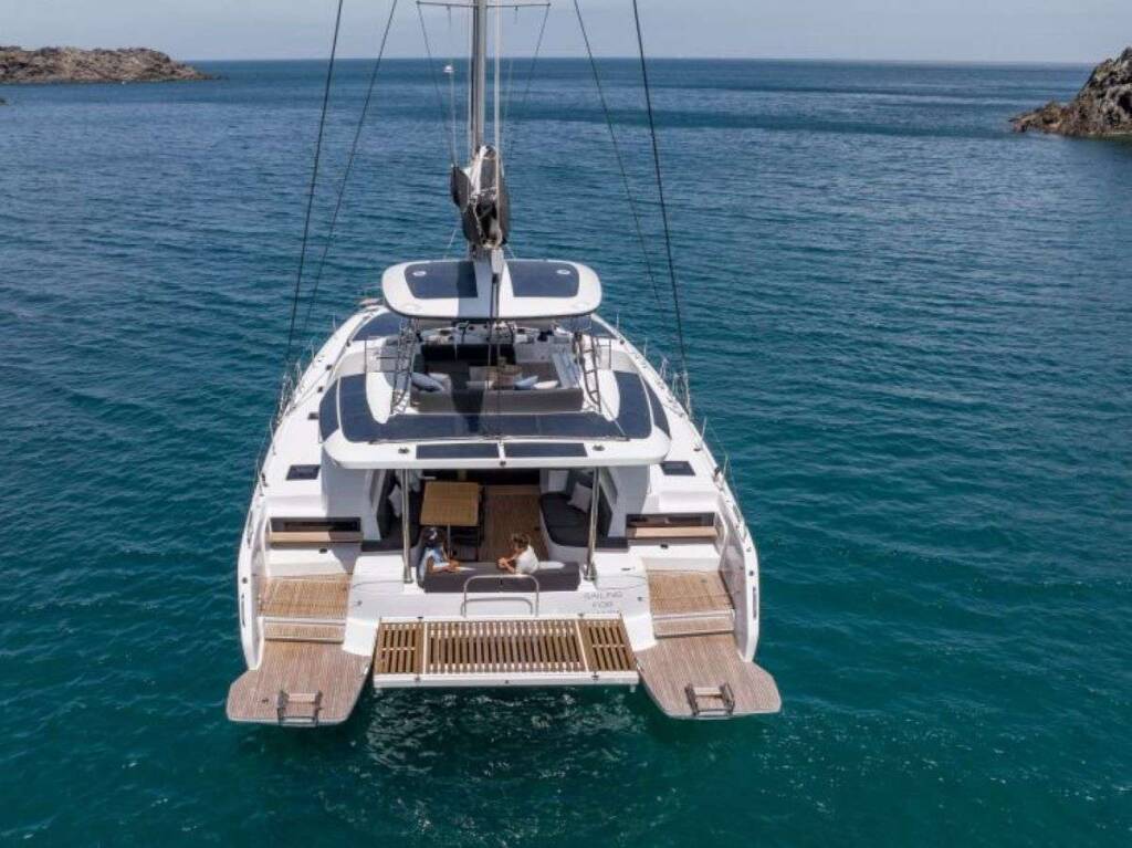 Lagoon 51 ARANEL (VIP EQUIPPED, Generator, Air-condition, Watermaker, tenderlift / bating platform, 2 SUP)