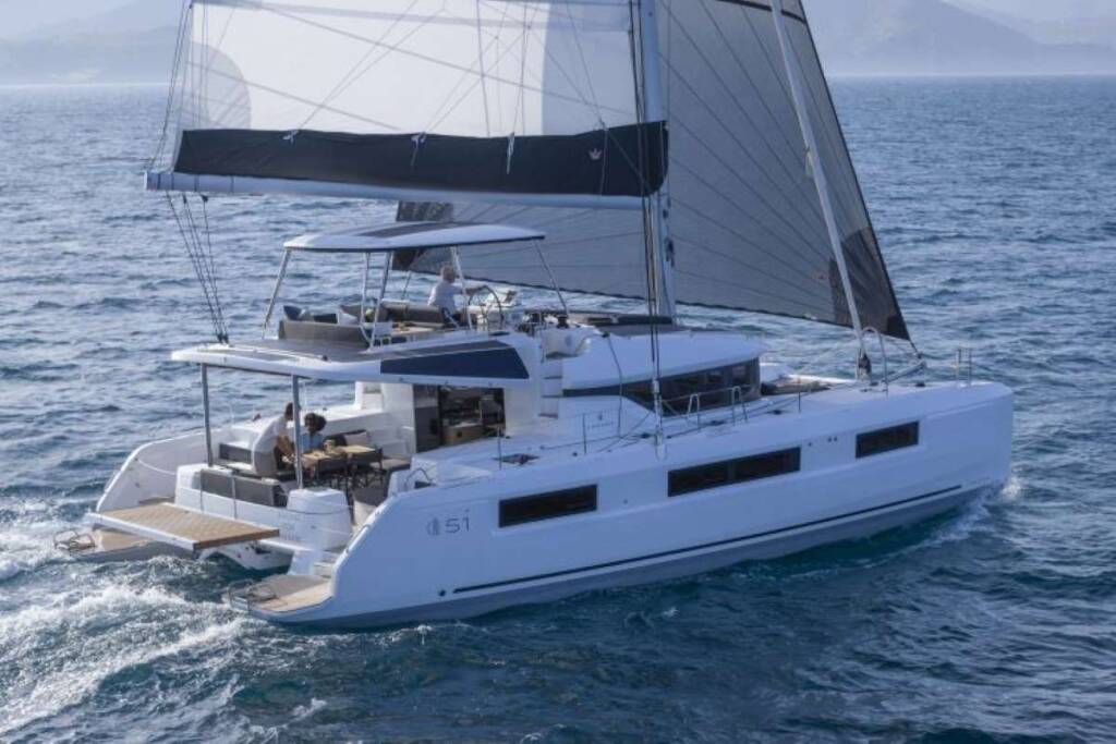 Lagoon 51 ARANEL (VIP EQUIPPED, Generator, Air-condition, Watermaker, tenderlift / bating platform, 2 SUP)