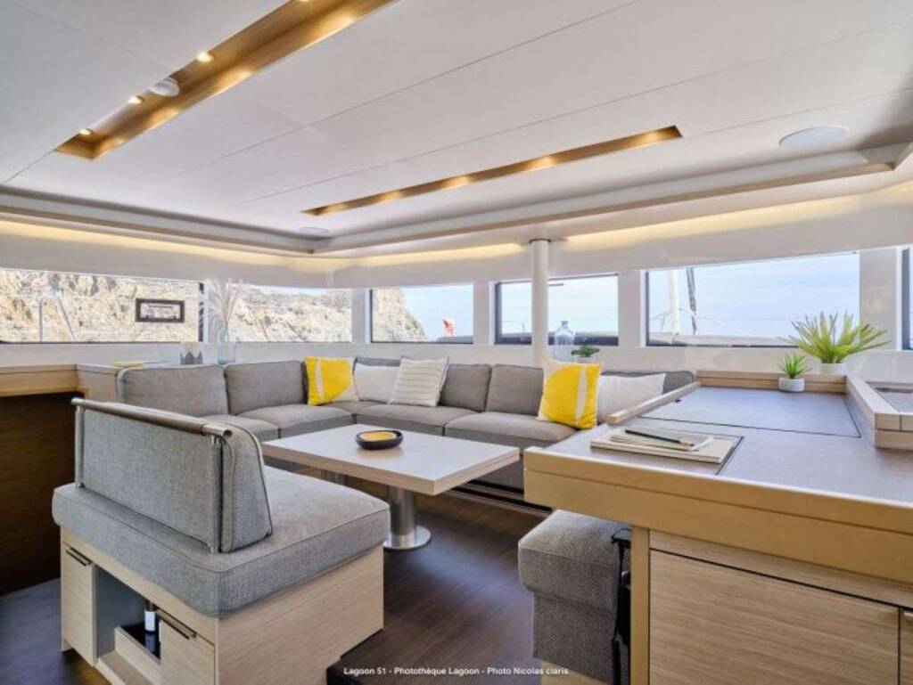 Lagoon 51 ARANEL (VIP EQUIPPED, Generator, Air-condition, Watermaker, tenderlift / bating platform, 2 SUP)