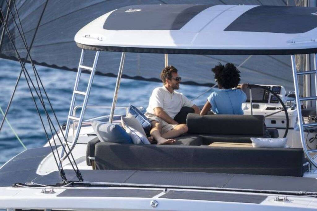 Lagoon 51 ARANEL (VIP EQUIPPED, Generator, Air-condition, Watermaker, tenderlift / bating platform, 2 SUP)