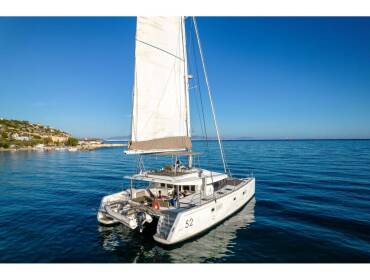 Lagoon 52 • White Pearl