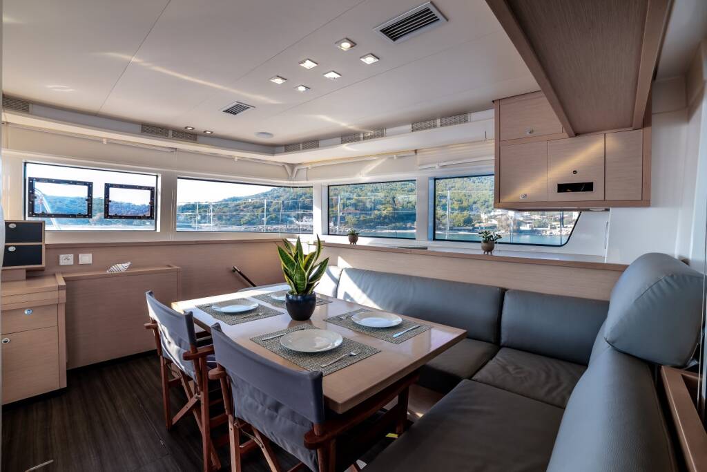 Lagoon 52 White Pearl