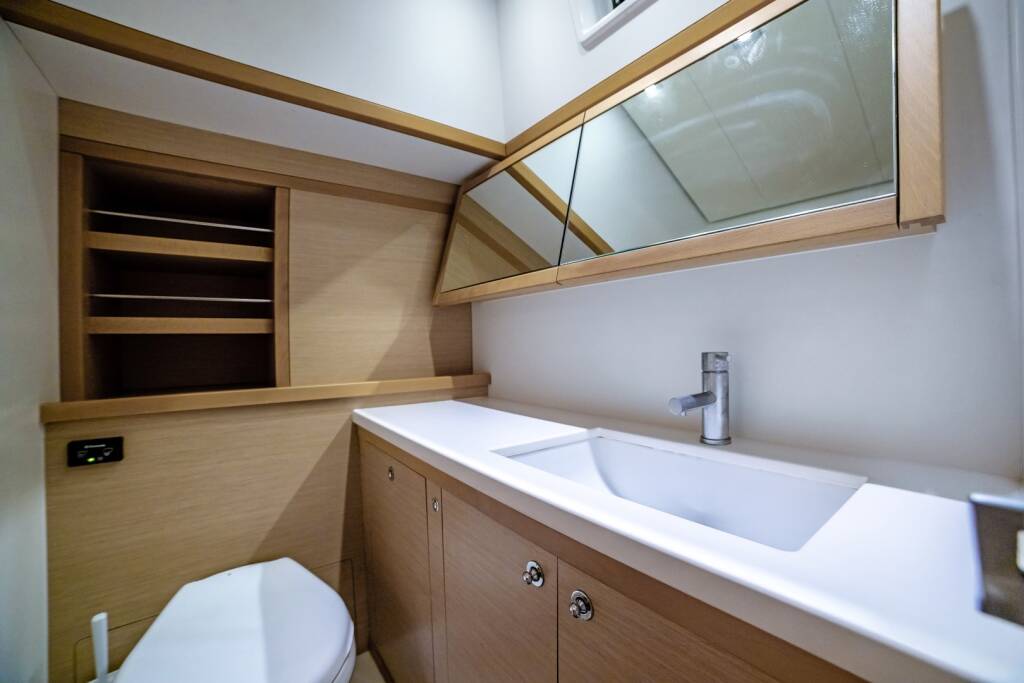 Lagoon 52 White Pearl