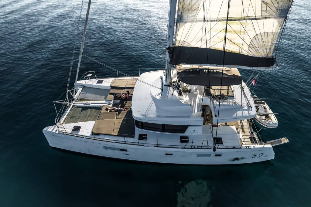 Lagoon 52 White Pearl