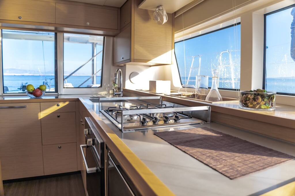 Lagoon 52 White Pearl
