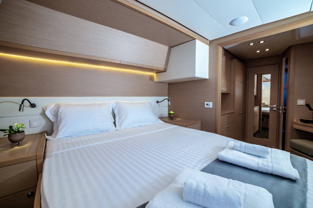 Lagoon 52 White Pearl