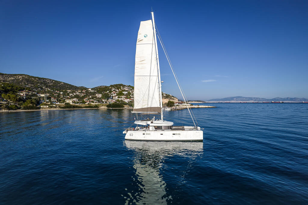 Lagoon 52 White Pearl