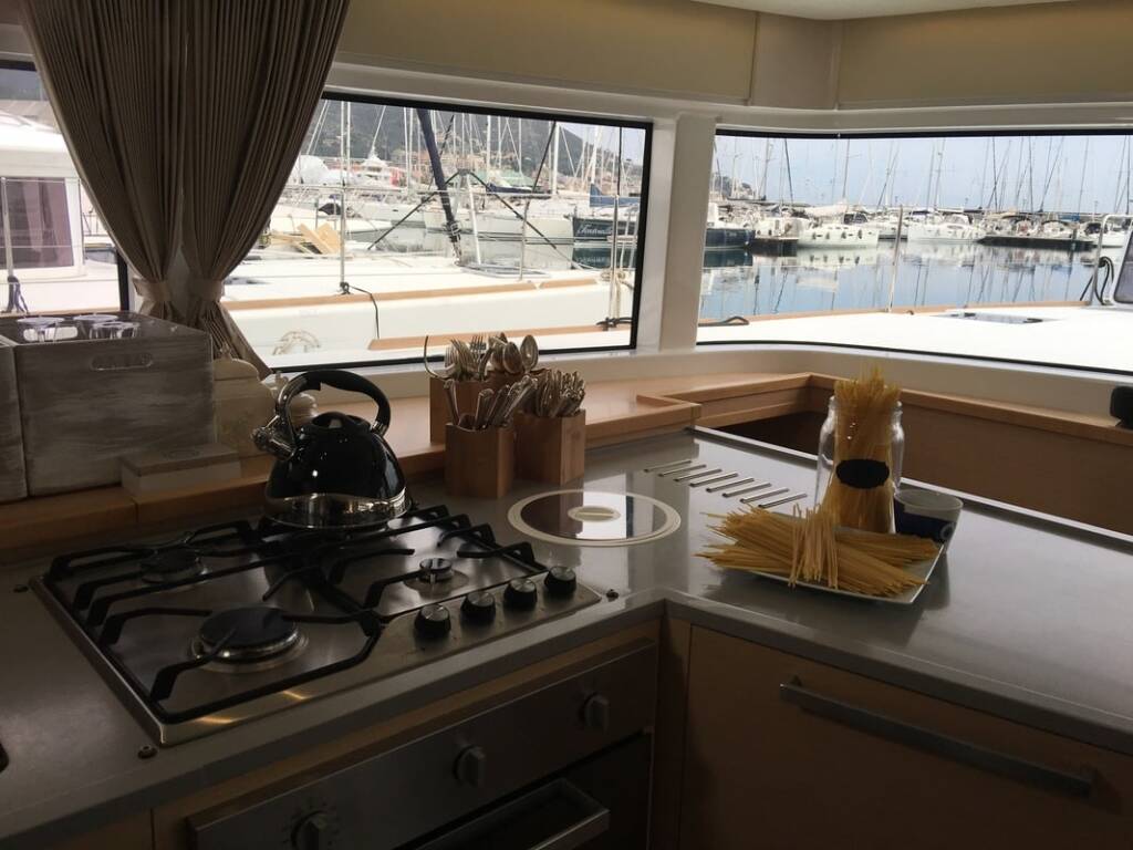 Lagoon 52F SUMMERTIME - with flyboard and jet ski