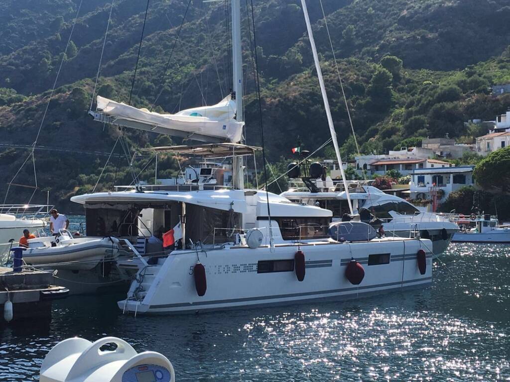 Lagoon 52F SUMMERTIME - with flyboard and jet ski